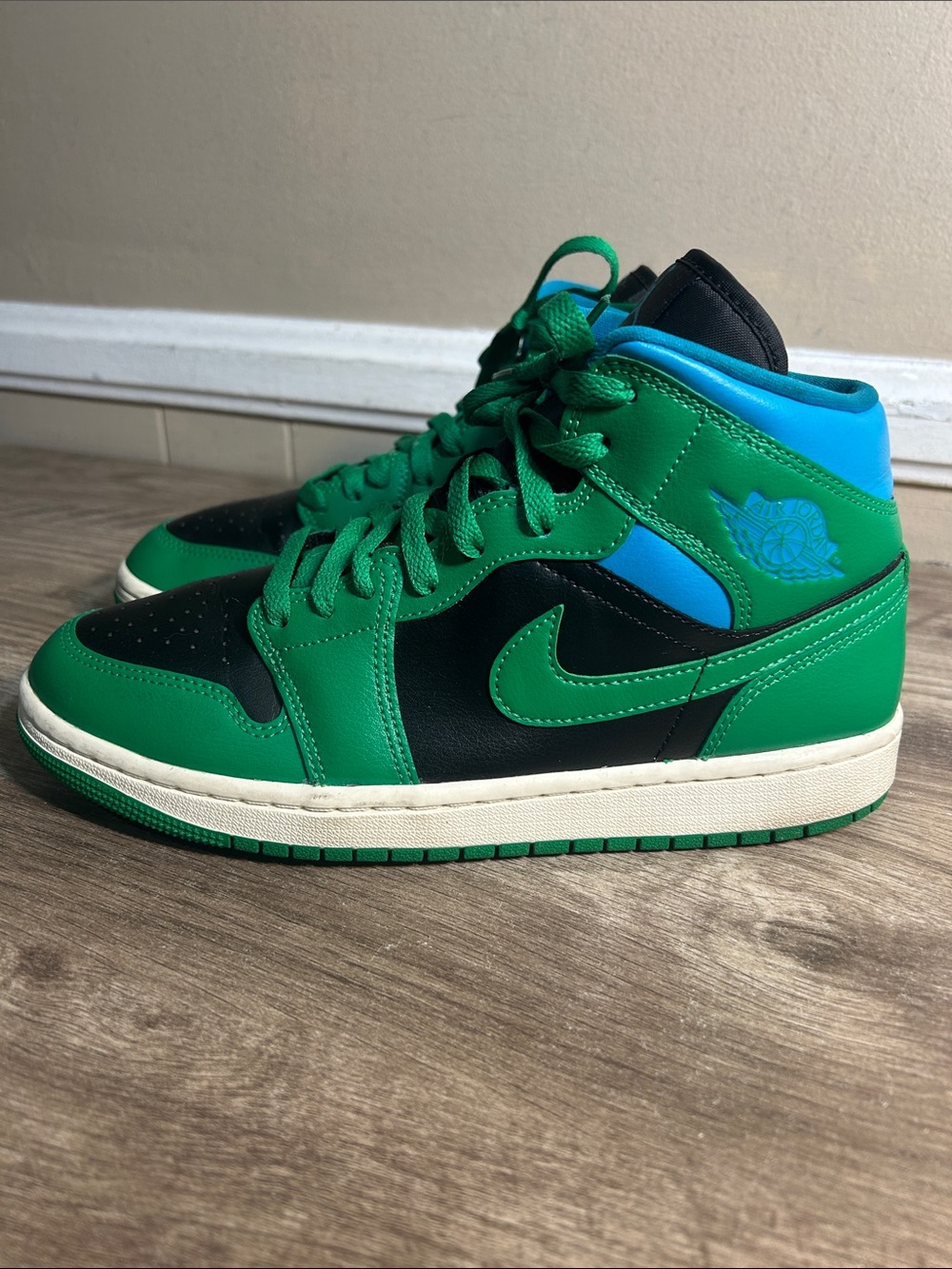 Jordan Mid-Top Sneakers - Green / Black / Blue